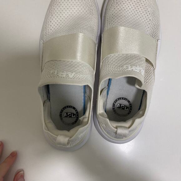 APL TechLoom Bliss White Sneakers Size 7.5 - Picture 8 of 9